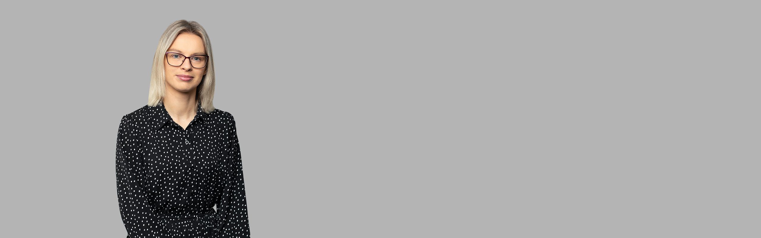 Elizabeth Murray - body image grey background
