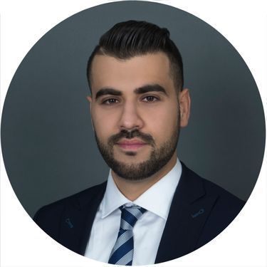 Porthole Headshot image of Fragomen [Toronto][Associate][EmadMahdavi]
