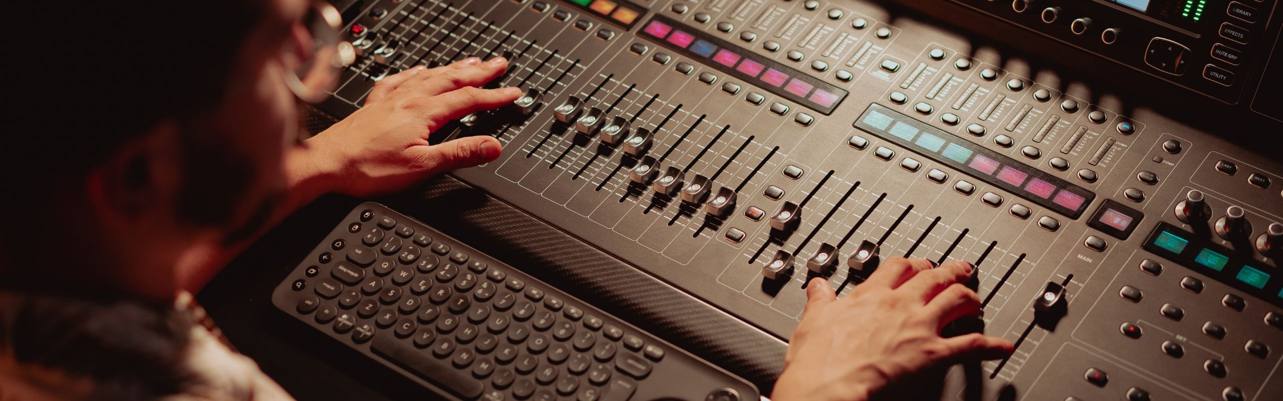 Visa and Residence Permit Options for Audio-Visual Sector Professionals in Spain